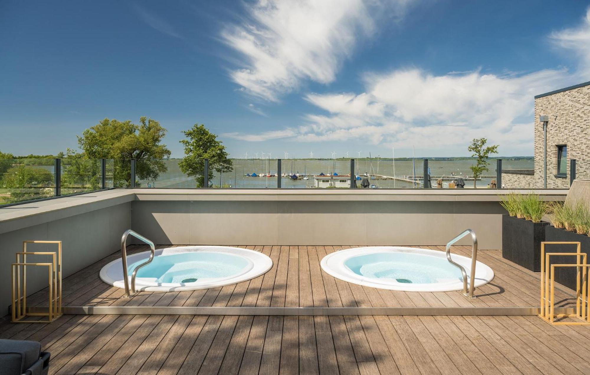 Nice Home In Lembruch-Duemmer See With Sauna Екстериор снимка